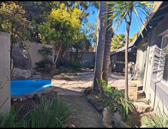 2 BEDROOM TOWNHOUSE FOR SALE IN VANDERBIJLPARK SE 3